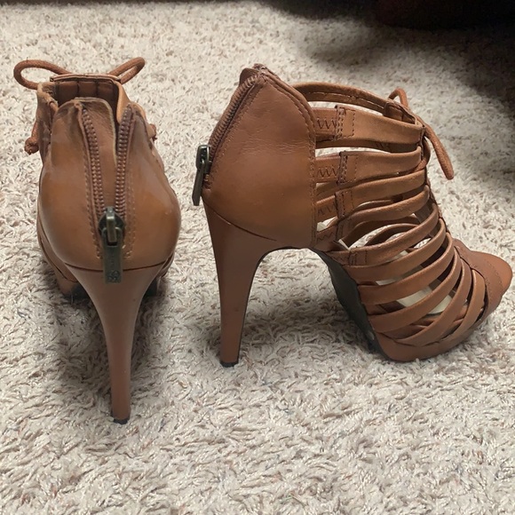 Jessica Simpson heels - Picture 2 of 3